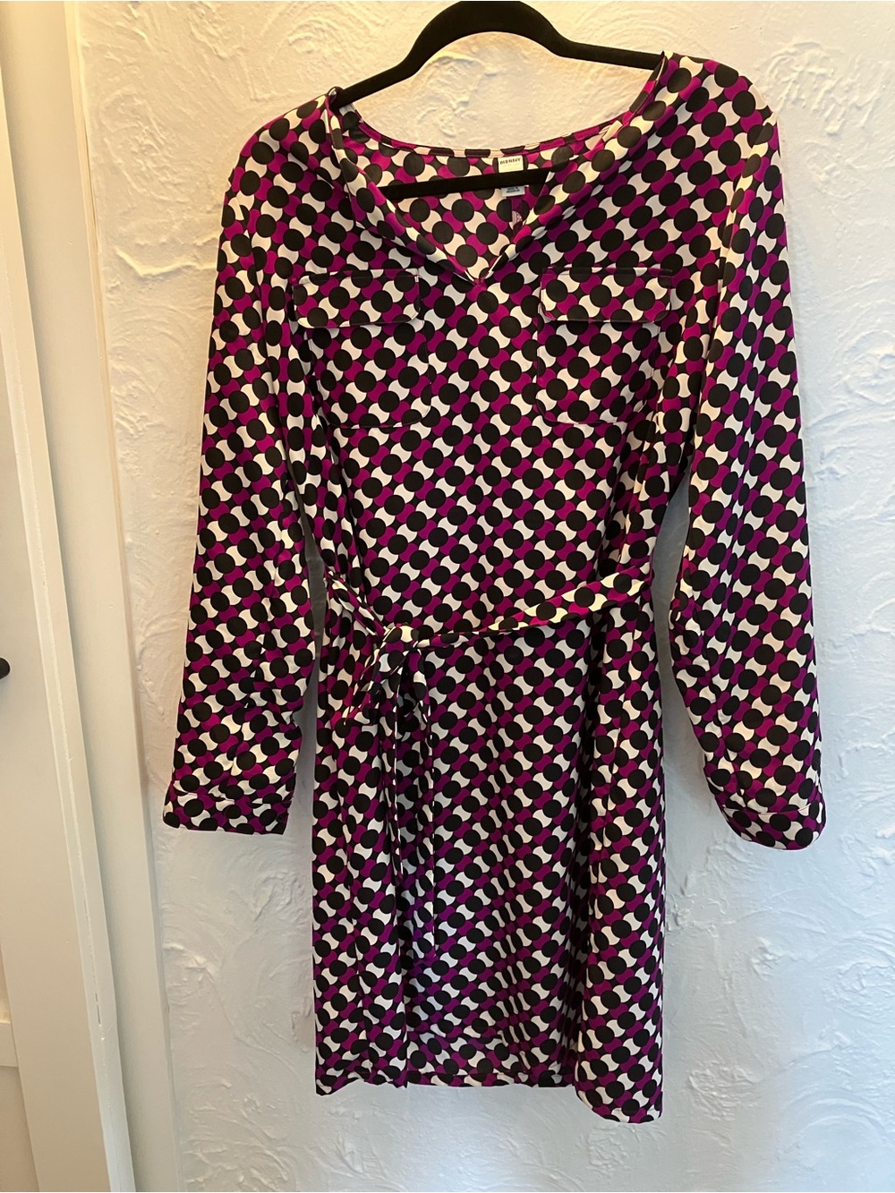 Geometric Print Long Sleeve Dress in Magenta, Black & White